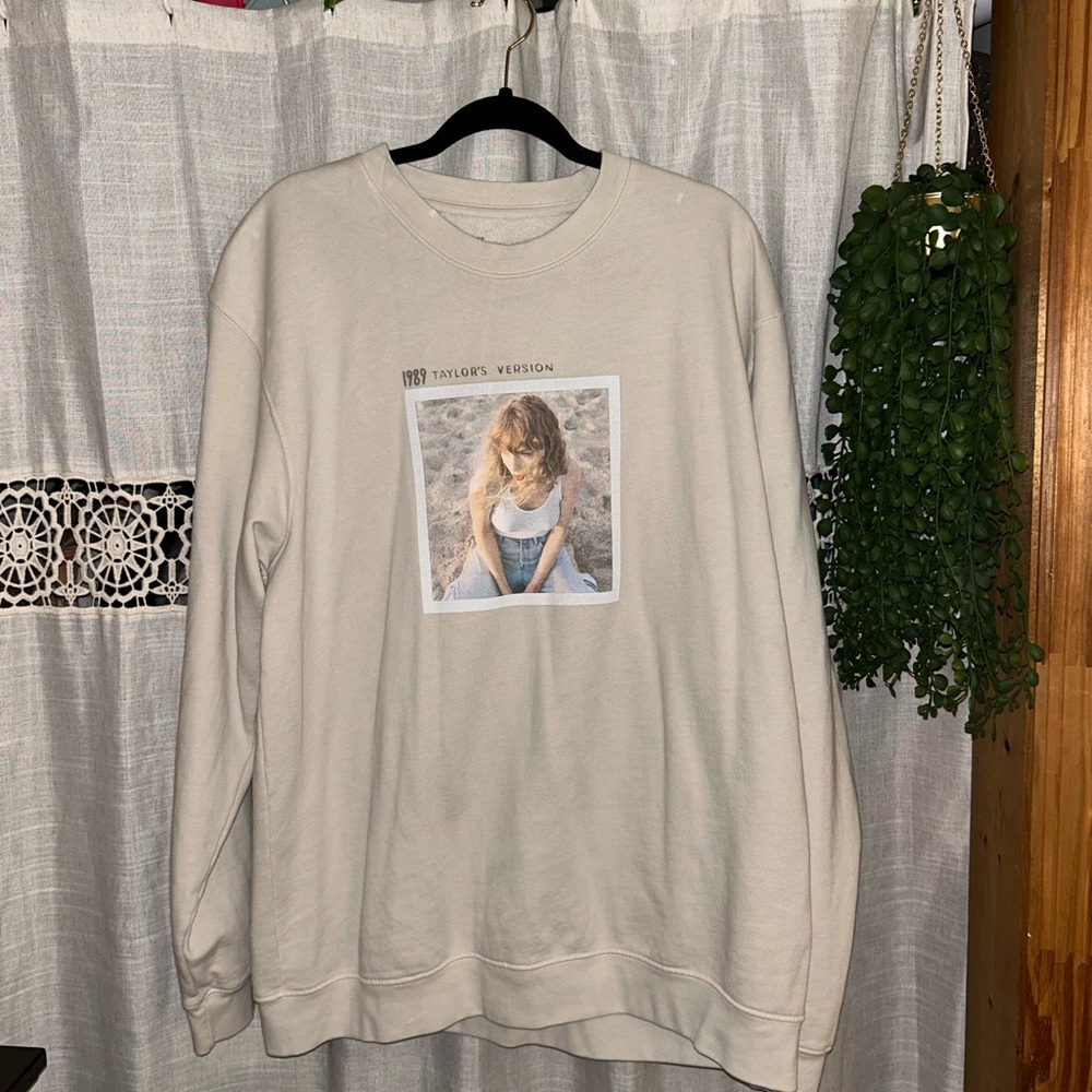 1989 (Taylor’s Version) Crewneck